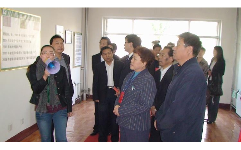 全國政協(xié)十一屆委員會委員、第六屆全國人大代表洪梅香蒞臨公司指導(dǎo)工作